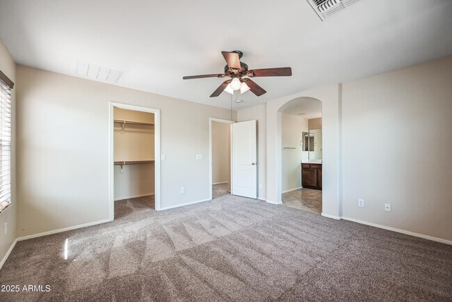Building Photo - 1543 E Nightingale Ln