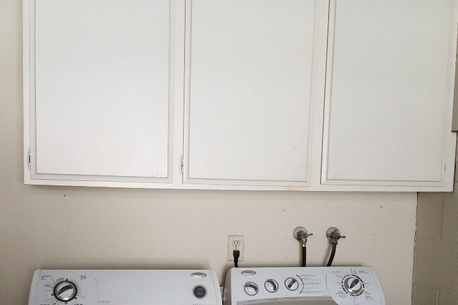 washer and dryer in the garage - 4541 Alla Rd