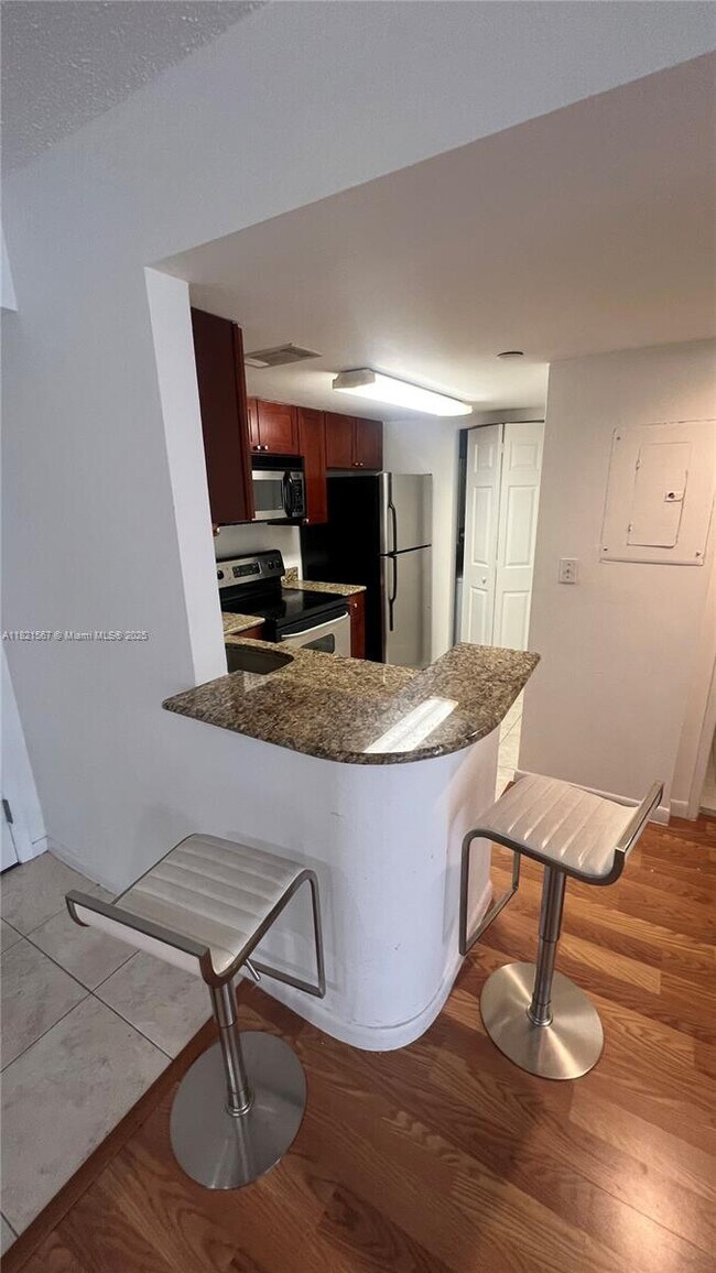 Building Photo - 770 Claughton Island Dr