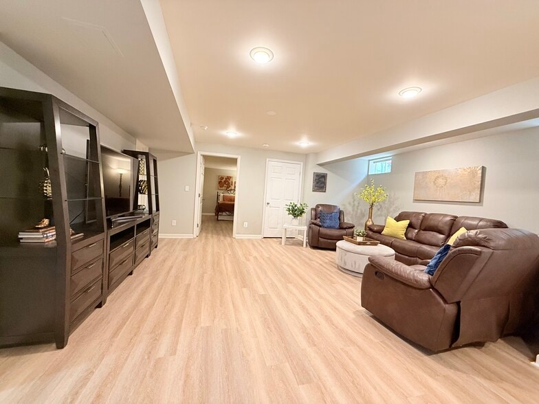 Building Photo - 12088 Maidenhair Dr