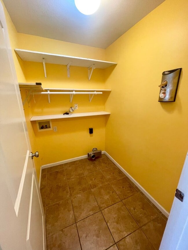Building Photo - 208 Port Way