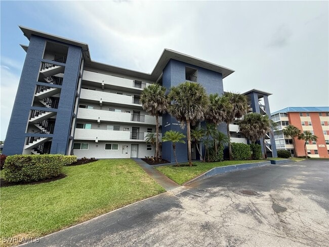 Primary Photo - 190 Pebble Beach Blvd
