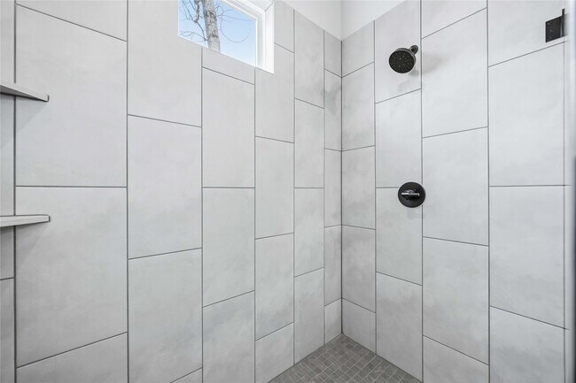 Building Photo - 6110 De Campo St