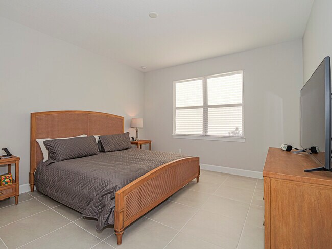 Building Photo - 3842 White Alder Wy