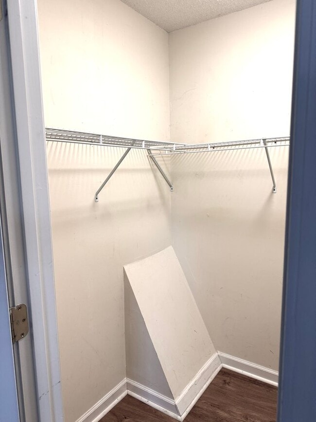 Building Photo - 3 bedroom in Oak Grove