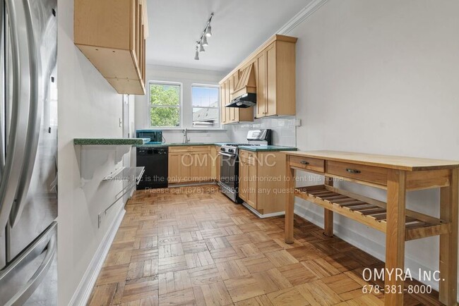 Building Photo - 878 Briarcliff Rd NE