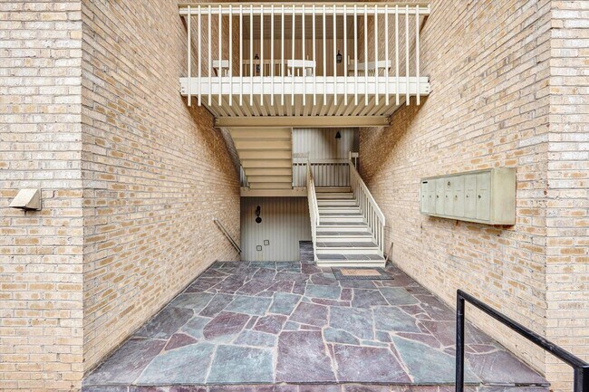 Building Photo - 5260 Crossbow Cir