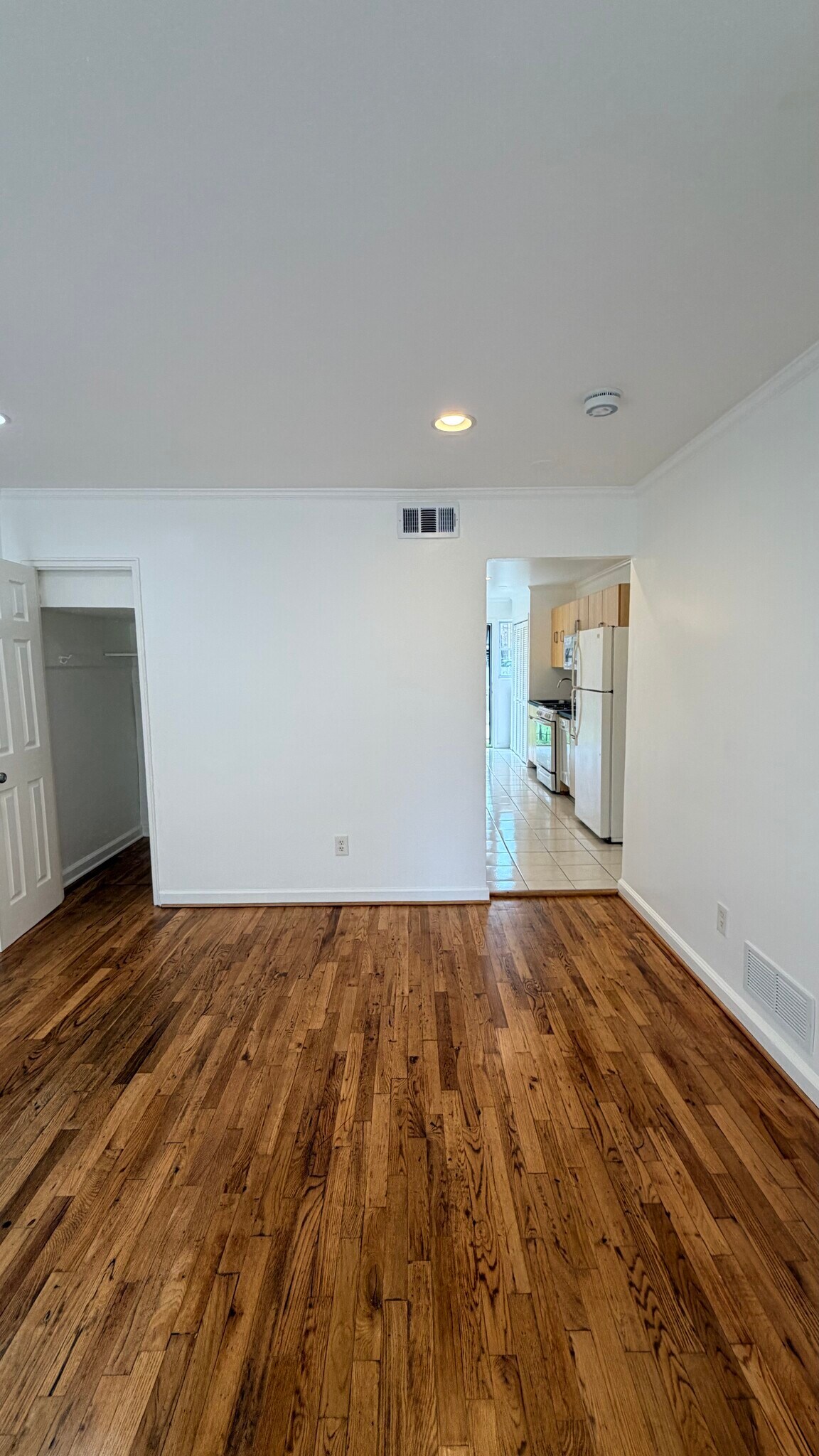 Building Photo - 1735 Gales Pl NE