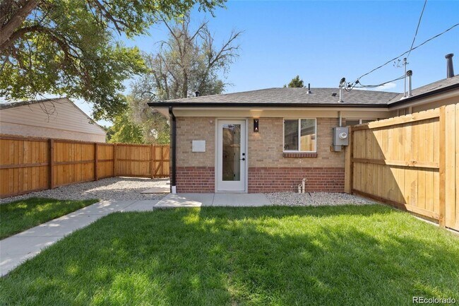 Building Photo - Long Realty & Property Management - Newly remodeled Duplex