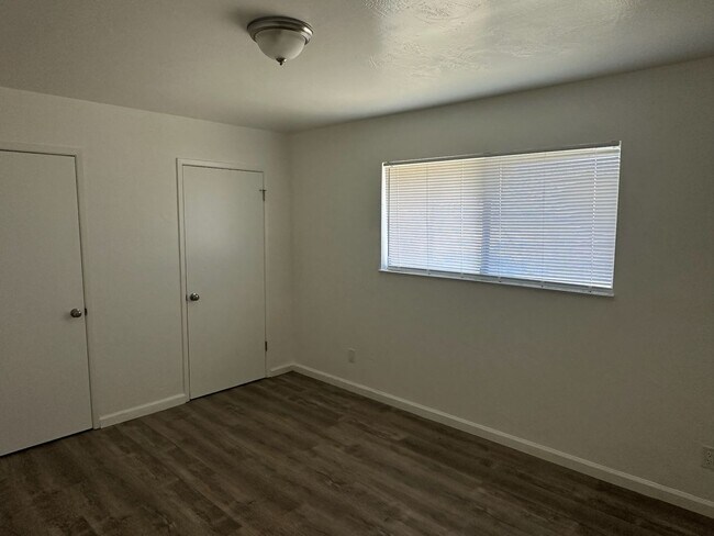 Building Photo - 17502 Rd 64