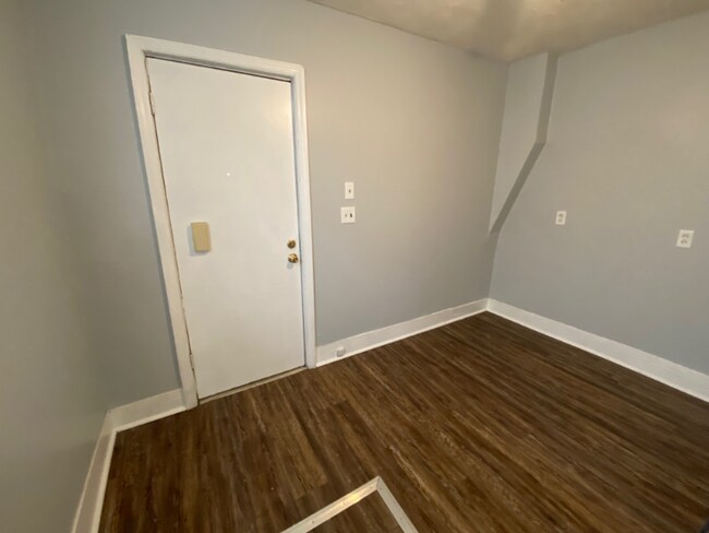 Building Photo - 1204 Park Wild Ave