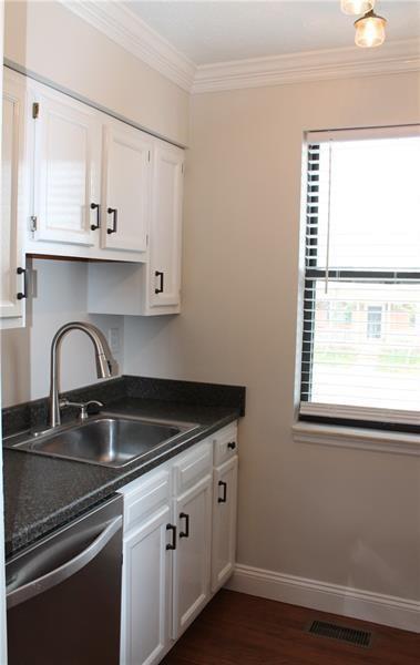 Building Photo - 136 Woodhaven Dr