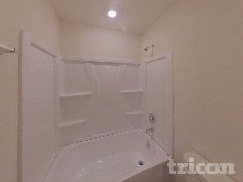 Building Photo - 132 Beautiful Wy