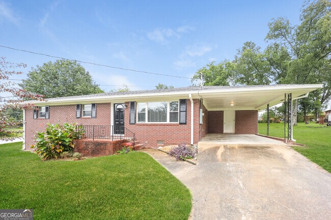 Primary Photo - 600 Emerald Dr