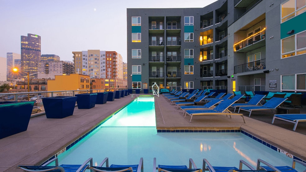 Primary Photo - Point 21 Apartments
