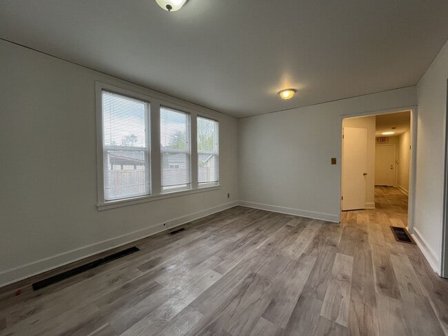 Building Photo - Expansive 4BR 2,900+ Sq Ft Home with Theater-Style Living Room & Bonus Hobby Workshop