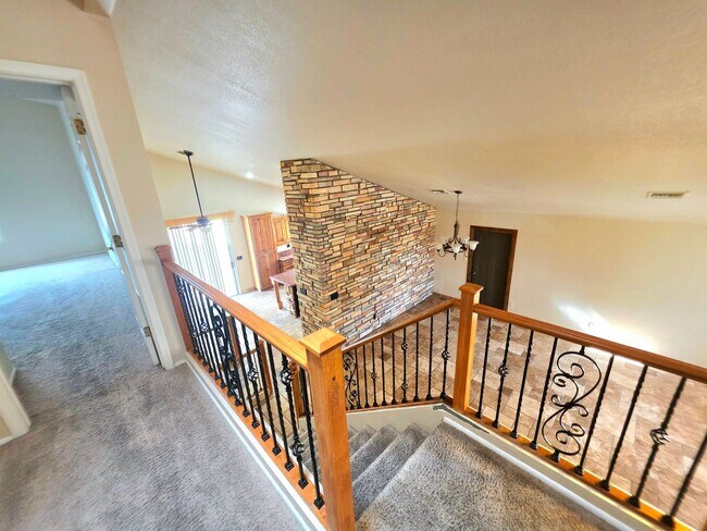 Building Photo - 4 Bed 2.5 Bath- 42nd St & Shea- Pool- Move in special