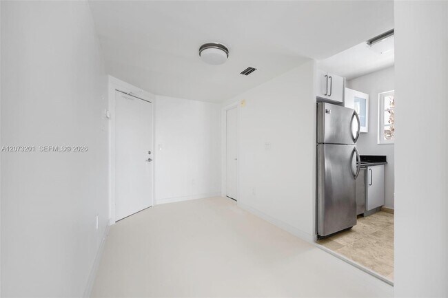 Building Photo - 3915 Meridian Ave