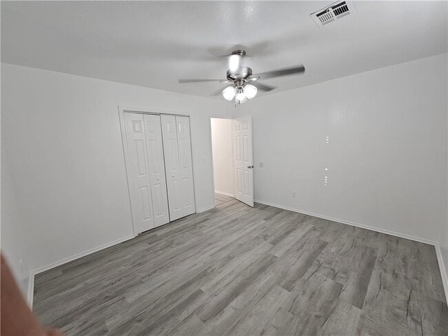 Building Photo - 2324 W Roselawn St