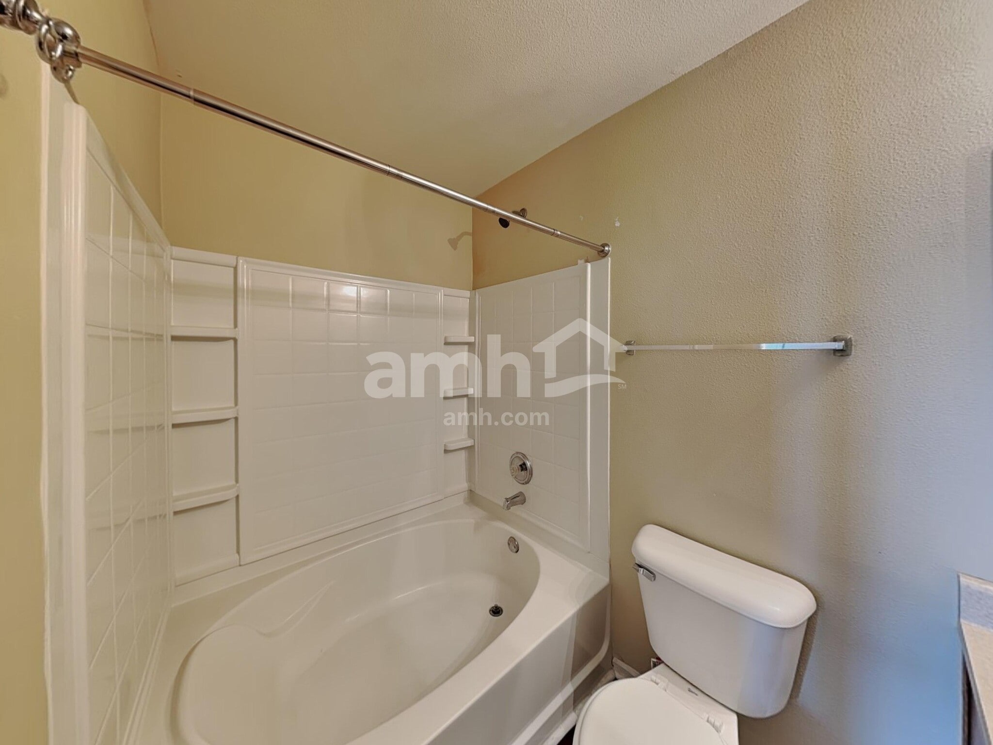 Building Photo - 3347 Hemlock St