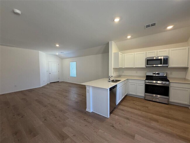 Building Photo - 10005 SW 38th St