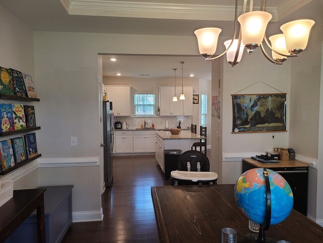 Building Photo - Gorgeous 4 bedroom home in Mimosa Bay!
