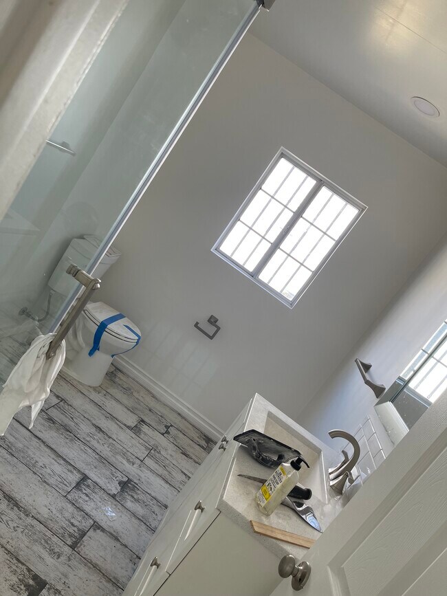 Building Photo - 6460 Kester Ave