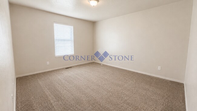 Building Photo - $500 OFF FIRST MONTHS RENT! MOVE IN TODAY!