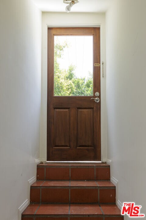 Building Photo - 2120 N Cahuenga Blvd