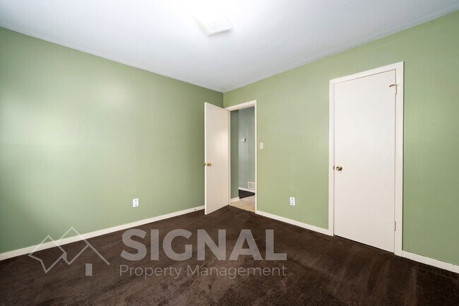 Building Photo - 1174 16th Ave Thomas