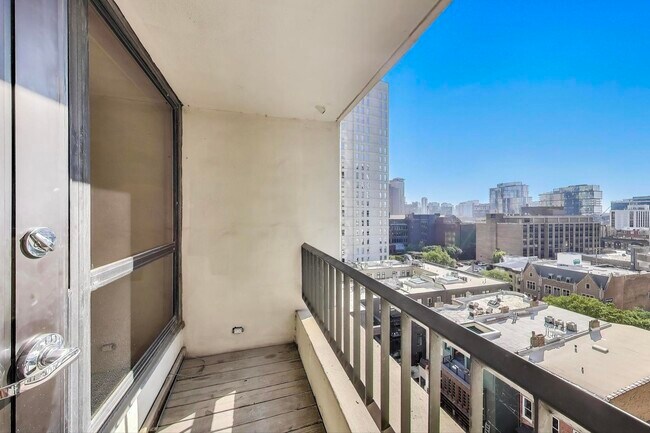 Building Photo - 1030 N State St