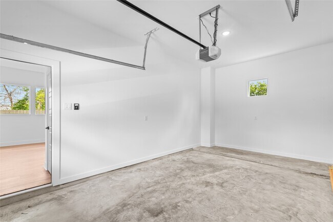 Building Photo - 6186 Eastland St