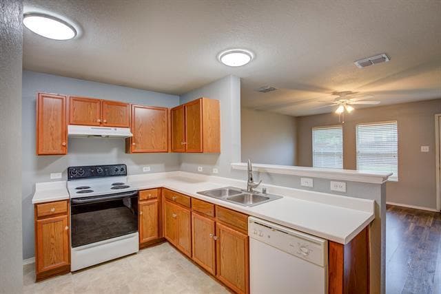 Building Photo - 705 Poncho Ln