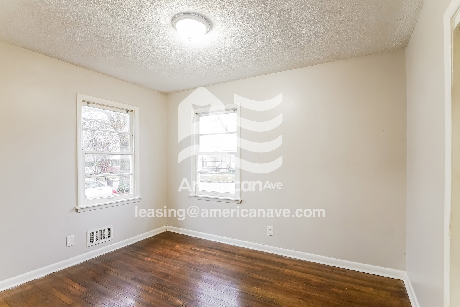 Building Photo - 1107 Ave I