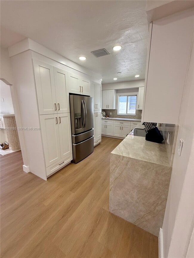 Building Photo - 1215 SW 15th St