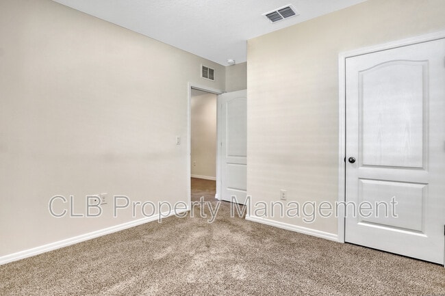 Building Photo - 165 Birch Tree Pl