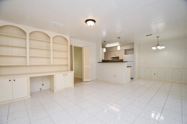 Building Photo - 14535 Still Meadow Dr