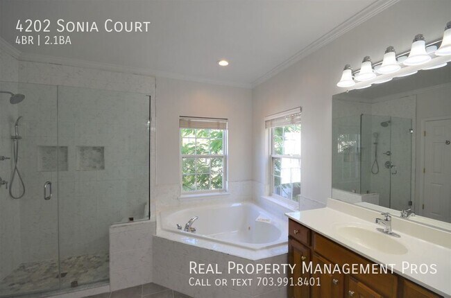Building Photo - 4202 Sonia Ct