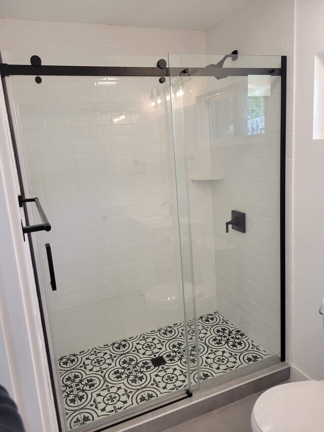 Building Photo - 3558 Hatteras Ave