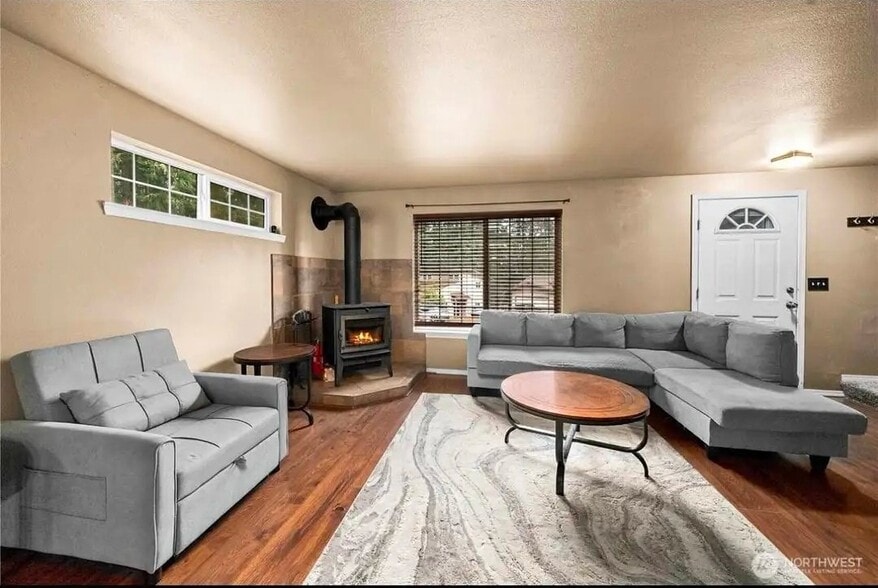 Building Photo - 7923 Incline Ct SE