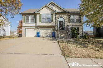Building Photo - Beautiful 4 bed, 3 bath Home in Kearney! A...
