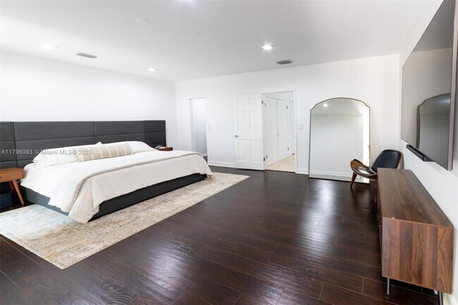 Building Photo - 21387 Marina Cove Cir