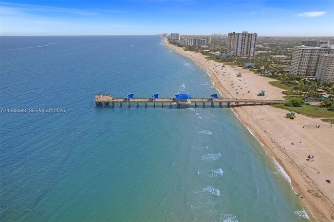 Building Photo - 400 N Riverside Dr