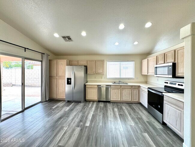Building Photo - 2380 E Derringer Way