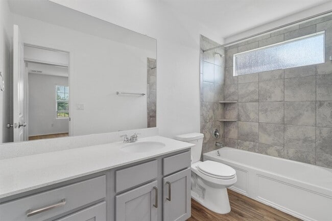 Building Photo - 245 Salt Springs Rd