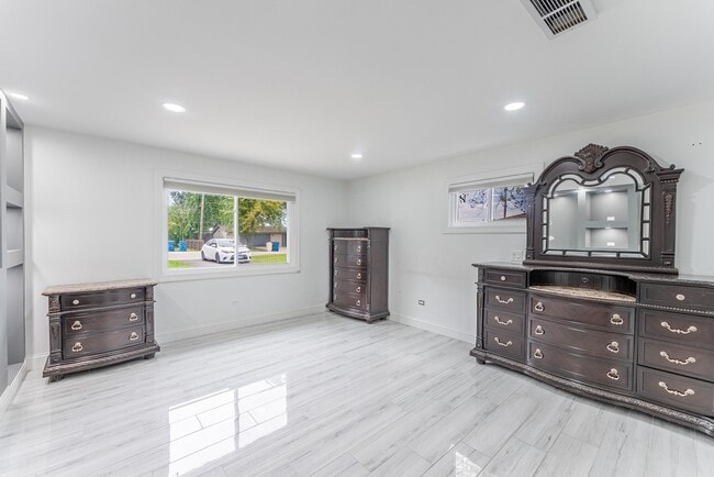 Building Photo - 22819 Davy Ct