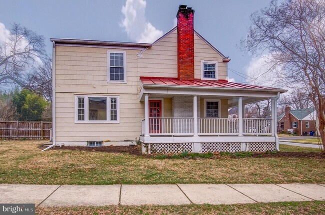 Building Photo - 1300 N Taylor St