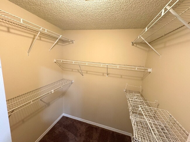 Building Photo - Charming 3-Bedroom Home in the Sought-Afte...