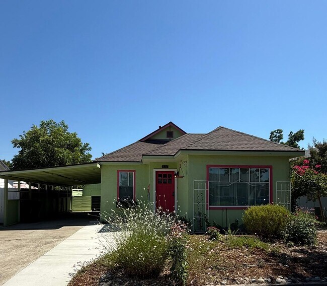 Building Photo - *Charming 2 Bedroom Home in Roseville’s Historic District with Bonus Detached Space*