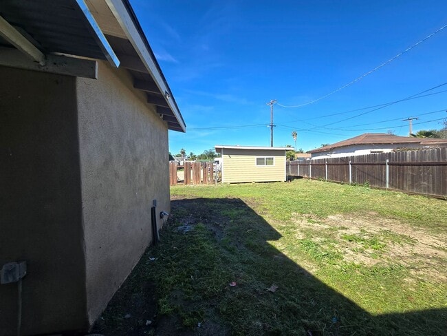 Building Photo - 3 Bed Home + Studio with Large Yard & Ample Parking Near Downtown Vista